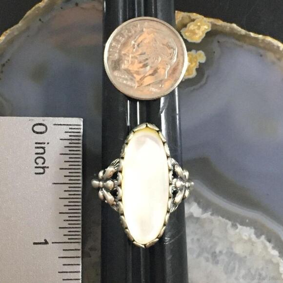 Carolyn Pollack Southwestern Style Sterling Oval Mother of Pearl Ring For Women - Picture 9 of 10